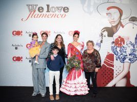 Apoteósica vuelta a la pasarela de la moda flamenca de la mano de We Love Flamenco. Mercedes Dobenal: ‘Mantonera’. Foto: Aníbal González© - Gastronomía y Moda
