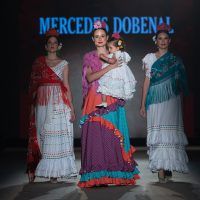 Apoteósica vuelta a la pasarela de la moda flamenca de la mano de We Love Flamenco. Mercedes Dobenal: ‘Mantonera’. Foto: Aníbal González© - Gastronomía y Moda
