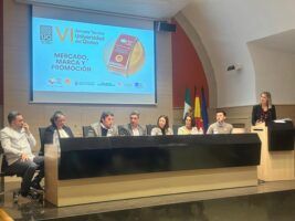 La Torta del Casar refuerza su proyección internacional con su VI Jornada Técnica de la Universidad del Queso - Gastronomía y Moda