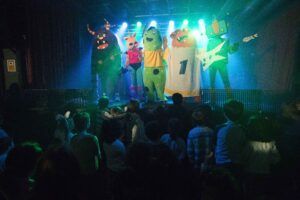 Monstrurock, la banda andaluza contra el bullying, presenta su primer disco en Sevilla - Gastronomía y Moda