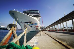 'Vacaciones en el mar' by Norwegian Epic - Gastronomía y Moda