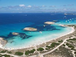 El secreto de las cristalinas aguas de Formentera - Gastronomía y Moda