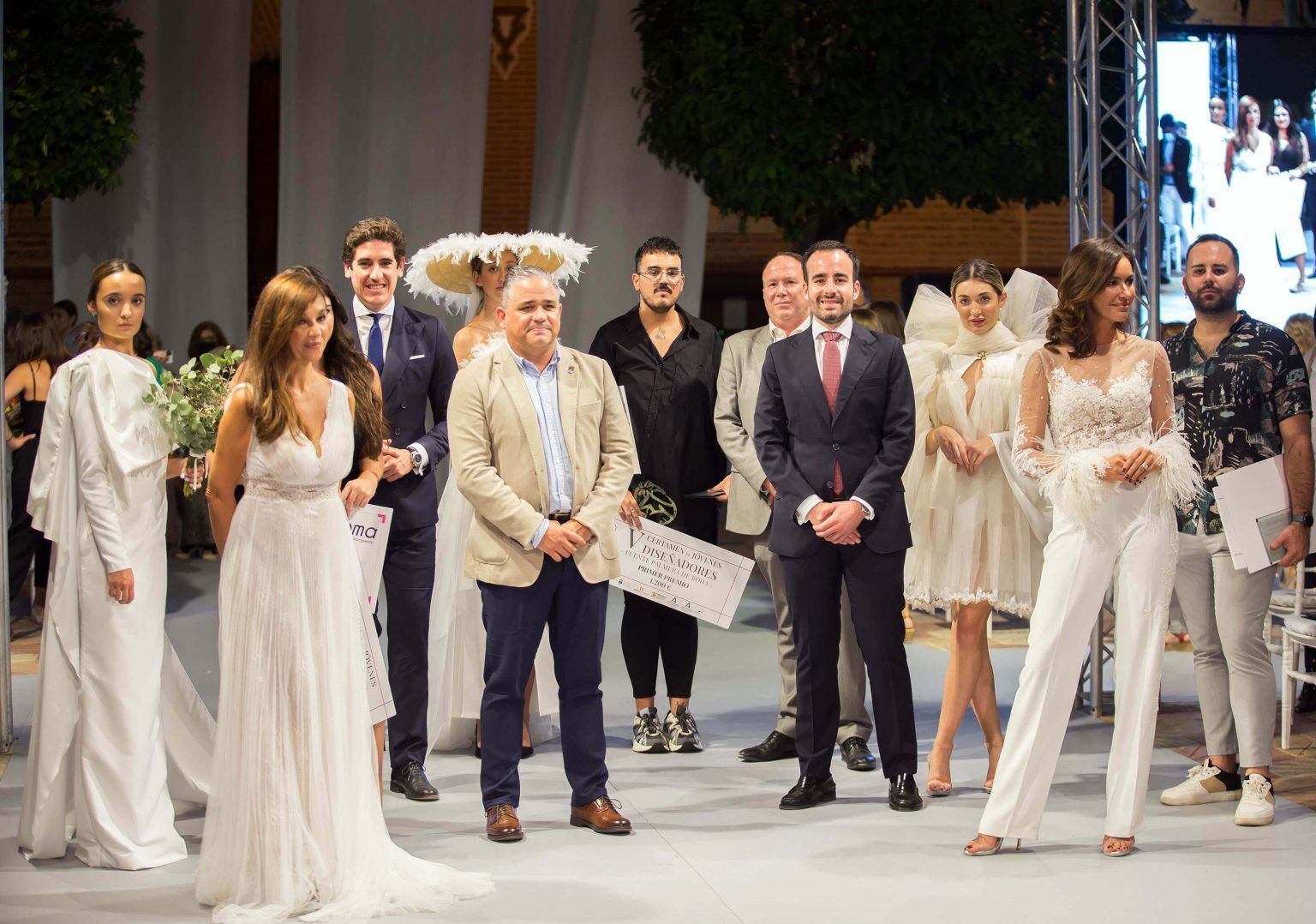 Alberto Muñoz, ganador del V Certamen de Jóvenes Diseñadores de Fuente Palmera de Boda Alberto Muñoz, ganador del V Certamen de Jóvenes Diseñadores de Fuente Palmera de Boda - Gastronomía y Moda