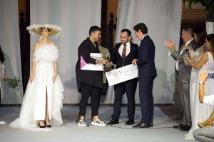 Alberto Muñoz, ganador del V Certamen de Jóvenes Diseñadores de Fuente Palmera de Boda - Gastronomía y Moda