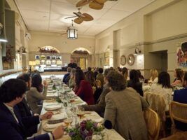 Bodegas Mezquita transforma La Última Cena en una experiencia única de gastronomía, fe y solidaridad en Córdoba - Gastronomía y Moda