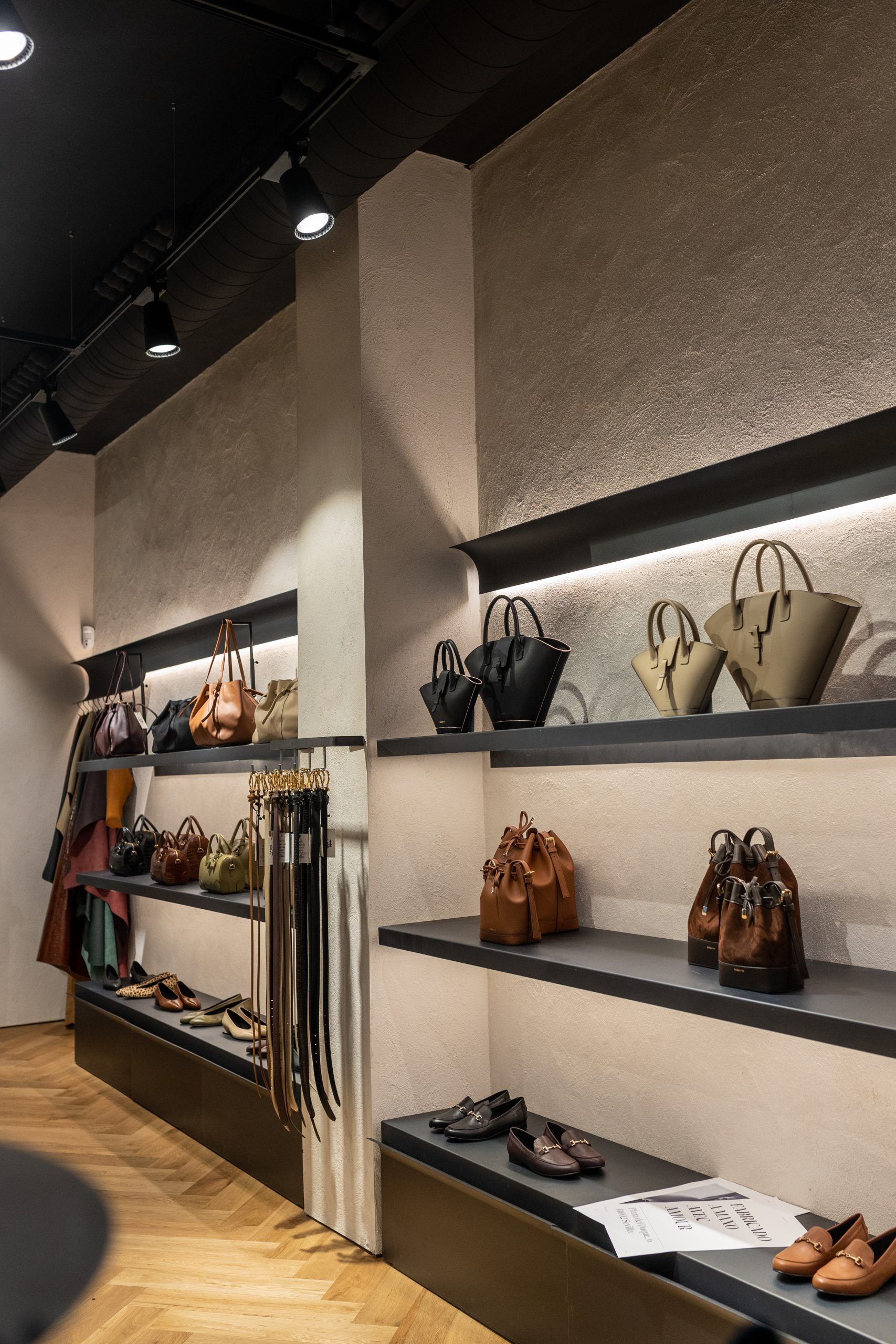 Paris/64 inaugura su tercera tienda propia, en pleno corazón de Sevilla - Gastronomía y Moda