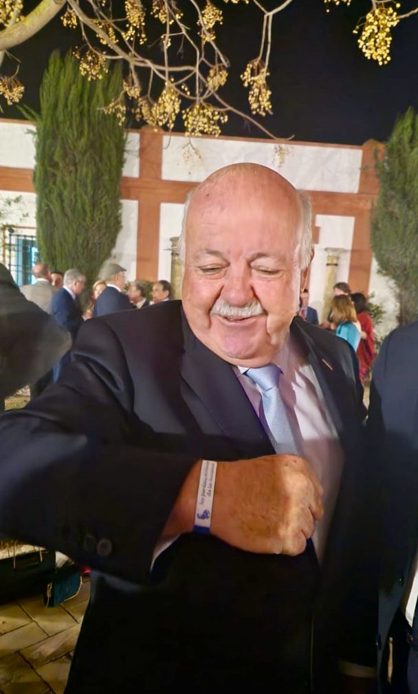 Éxito de la campaña con las pulseras del Gran Visir de la Cabalgata de Sevilla 2024 - Gastronomía y Moda