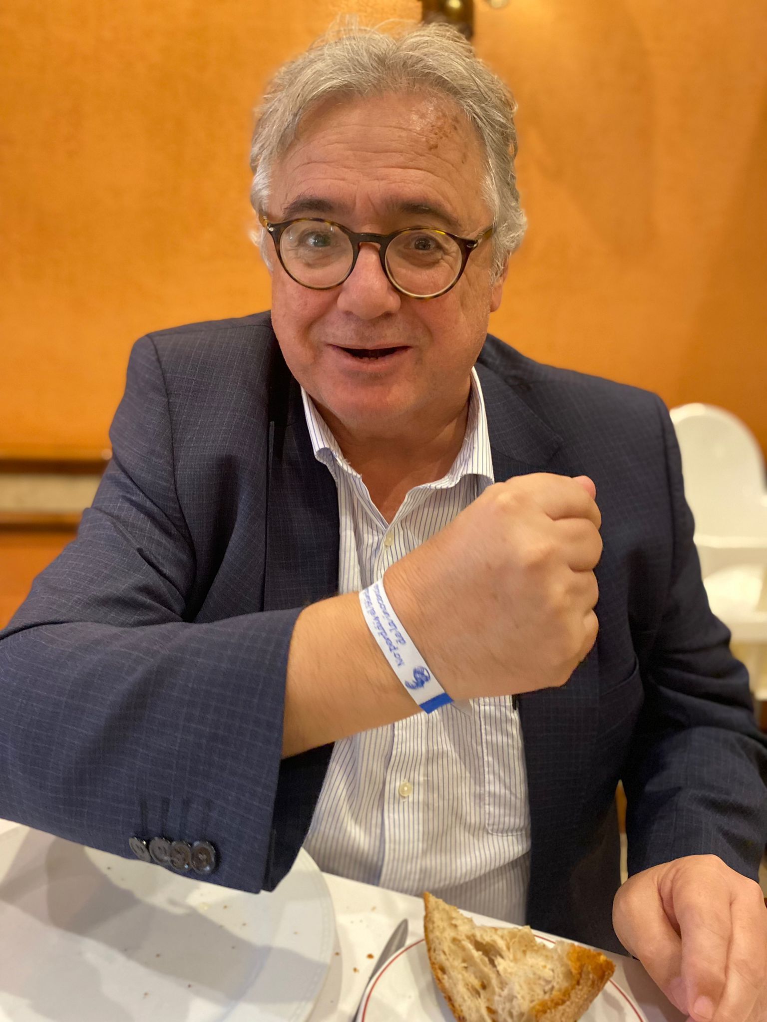 Éxito de la campaña con las pulseras del Gran Visir de la Cabalgata de Sevilla 2024 - Gastronomía y Moda