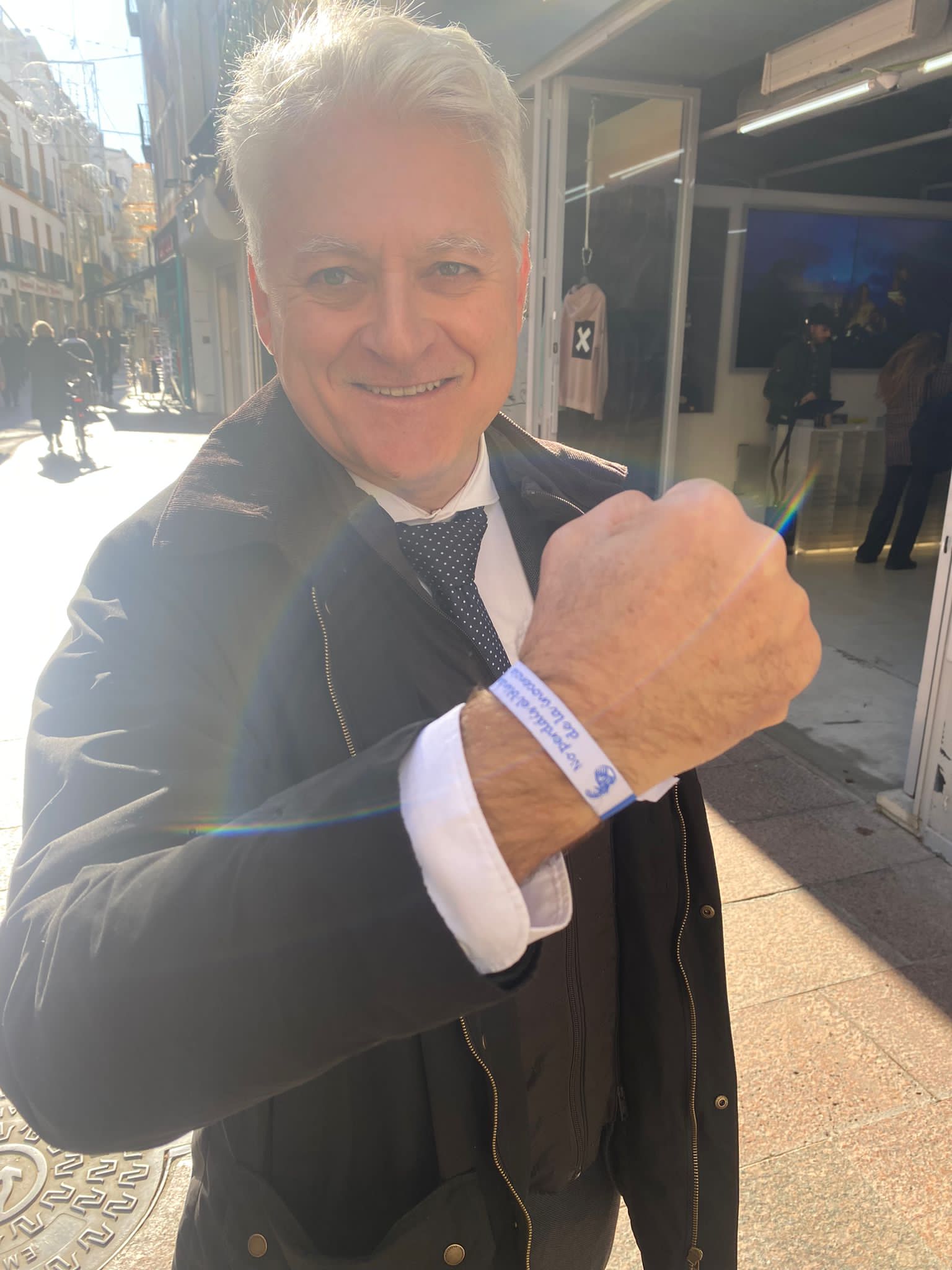 Éxito de la campaña con las pulseras del Gran Visir de la Cabalgata de Sevilla 2024 - Gastronomía y Moda