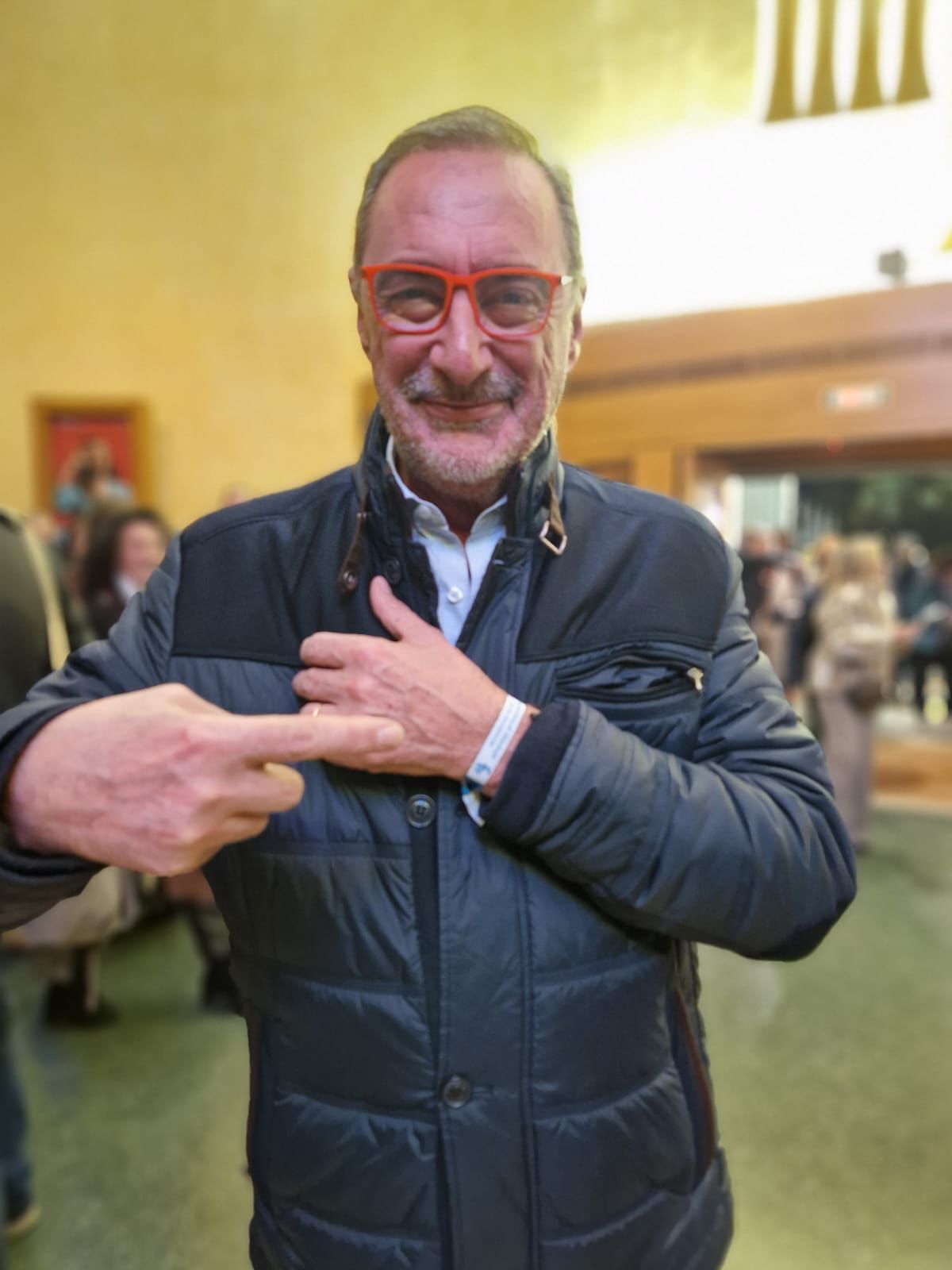 Éxito de la campaña con las pulseras del Gran Visir de la Cabalgata de Sevilla 2024 - Gastronomía y Moda