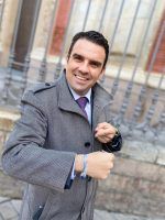 Éxito de la campaña con las pulseras del Gran Visir de la Cabalgata de Sevilla 2024 - Gastronomía y Moda