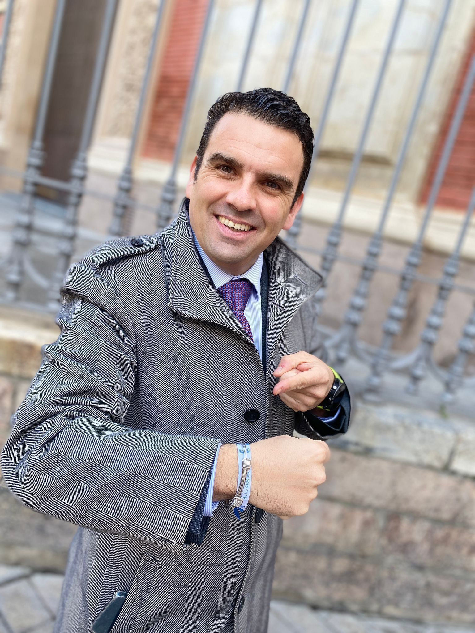 Éxito de la campaña con las pulseras del Gran Visir de la Cabalgata de Sevilla 2024 - Gastronomía y Moda