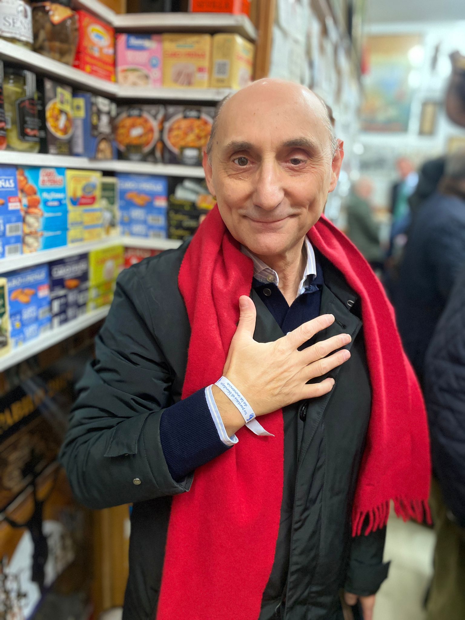 Éxito de la campaña con las pulseras del Gran Visir de la Cabalgata de Sevilla 2024 - Gastronomía y Moda