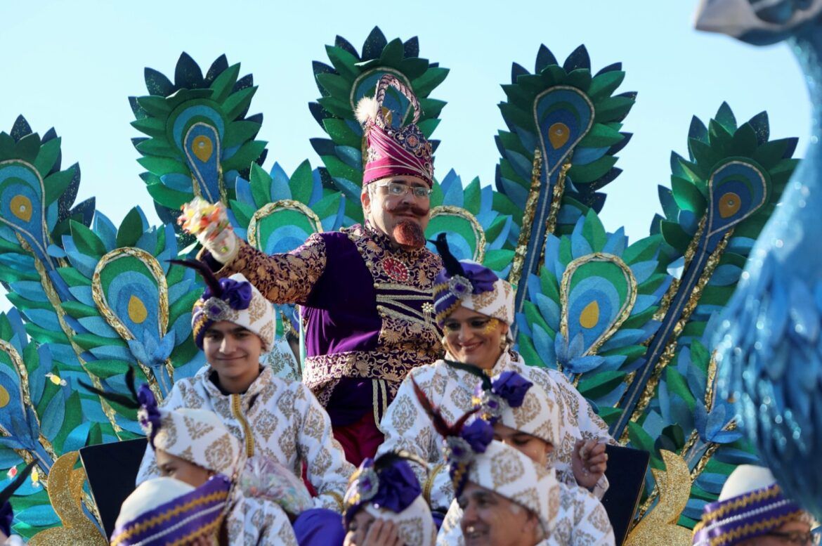 La Cabalgata de Reyes Magos de Sevilla 2027 saldrá del Casino de la Exposición tras 15 años en la Universidad - Gastronomía y Moda