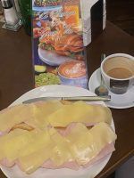 Bodega de Gran Vía, desayunos irresistibles, buenas tapas y platos típicos en el centro de Granada - Gastronomía y Moda