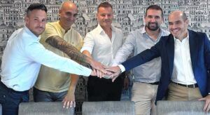Nace Grupo Versus, valorado en más de 100 millones, como líder en la formación online de oposiciones en España - Gastronomía y Moda