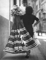 Moda flamenca: El traje regional que sabe cómo evolucionar - Gastronomía y Moda