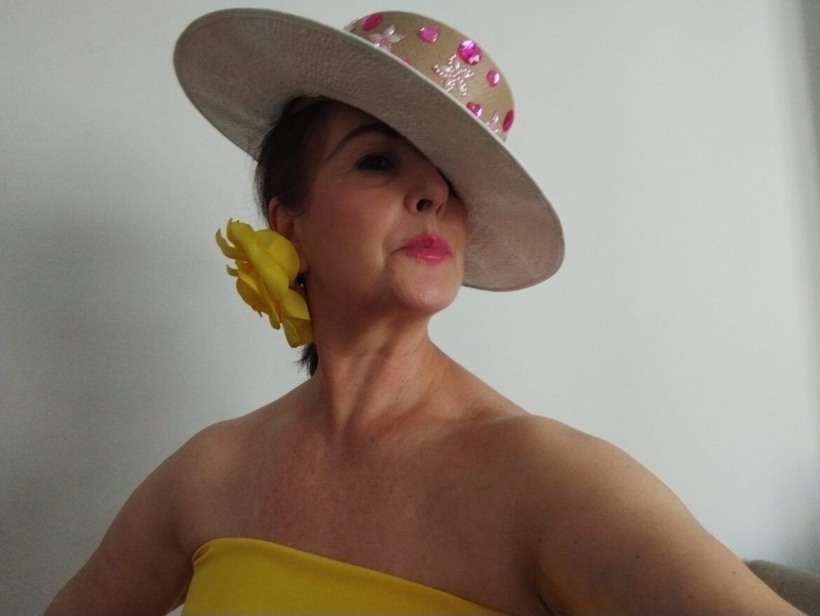 Teresa Carreira triunfa con sus sombreros con estilo y poderio - Gastronomía y Moda