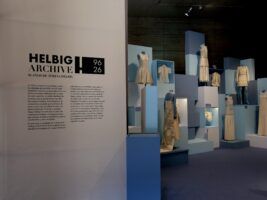 "Helbig Archive: 96-26": treinta años de sueños hechos con las manos en el Museo del Traje - Gastronomía y Moda