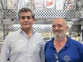 Paco Garnés, el último romántico de la hostelería sevillana, se despide de El Tremendo - Gastronomía y Moda