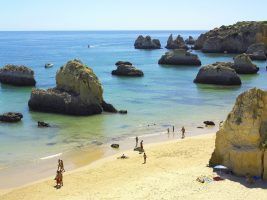 El Algarve reabre sus playas y arranca la temporada de baño - Gastronomía y Moda