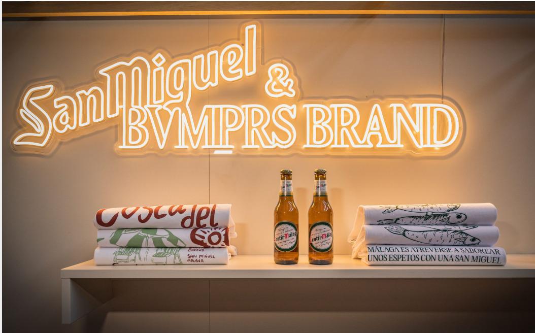 San Miguel transforma la tienda BVMPRS de Málaga para celebrar 60 años de historia compartida - Gastronomía y Moda