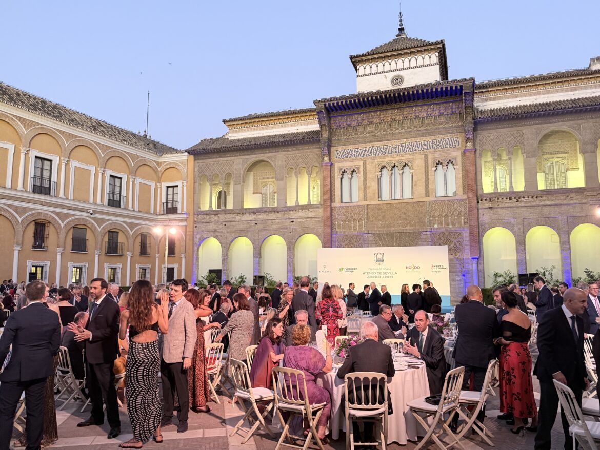Marta Robles y Elías Cruz ganan los Premios Ateneo de Novela 2026 Marta Robles y Elías Cruz ganan los Premios Ateneo de Novela 2026 - Gastronomía y Moda