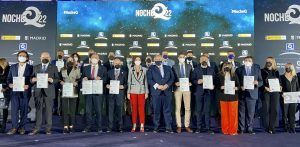 El alcalde de Huelva recoge en Madrid la Bandera ‘Q’ de Calidad Turística otorgada a la Playa del Espigón - Gastronomía y Moda