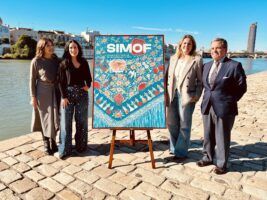SIMOF 2026 presenta su primer cartel pictórico y celebra la fuerza de la moda flamenca con María Tapia - Gastronomía y Moda