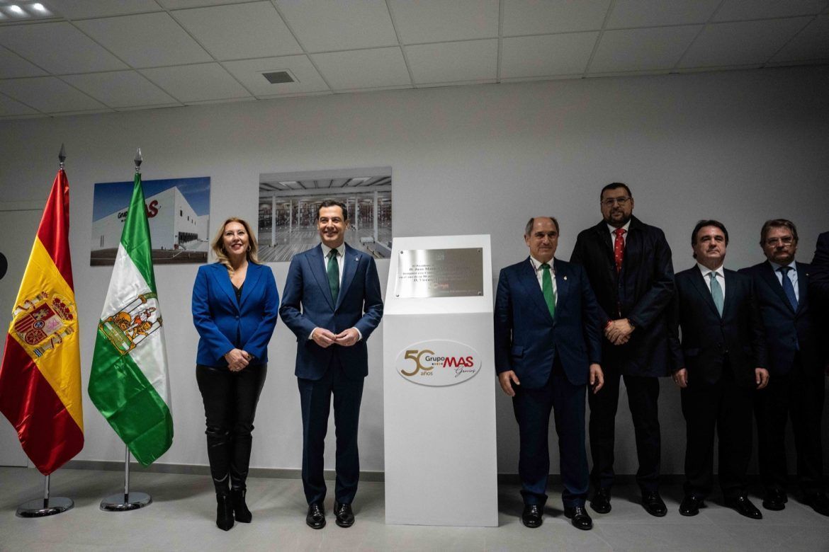 La empresa andaluza Promomark, presente en la inauguración por parte de Juanma Moreno del Centro Logístico del Grupo MAS - Gastronomía y Moda