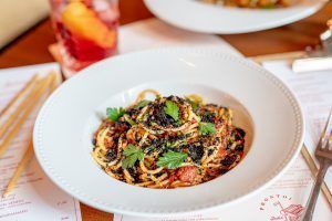 Puttanesca, la nueva apuesta gastronómica del grupo Ovejas Negras Company - Gastronomía y Moda
