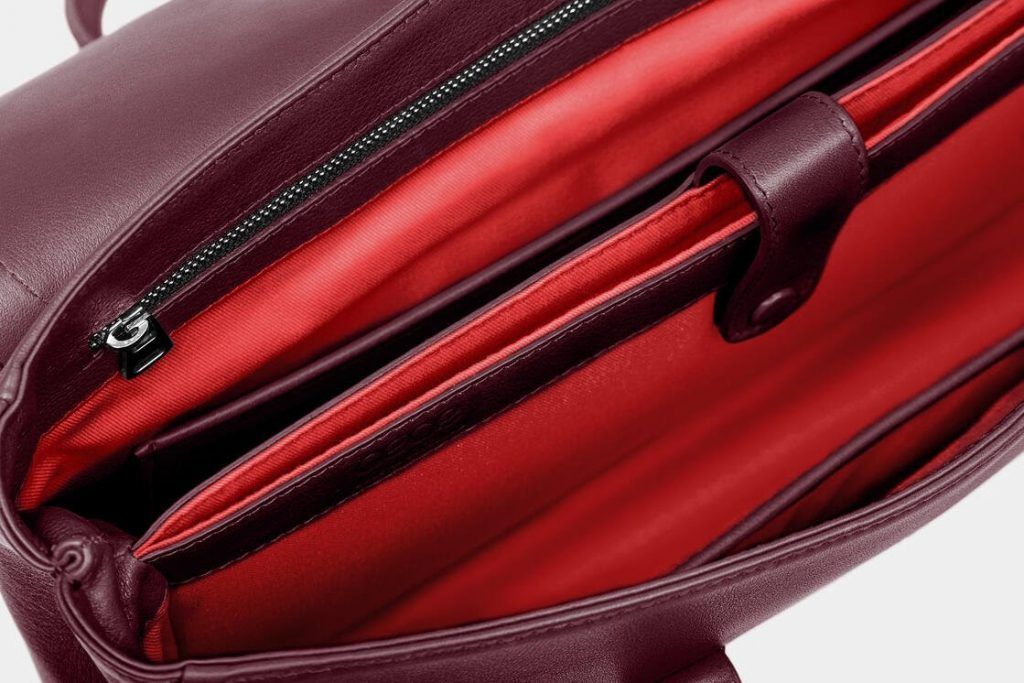 ¿Qué transmite el bolso de una mujer? - OEOE Handbags - Gastronomía y Moda