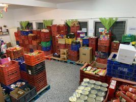 La Algaba recoge 14.900 kilos de alimentos y productos de higiene en un día - Gastronomía y Moda