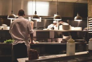 Los restaurantes en época de confinamiento, by Rocío López - Gastronomía y Moda
