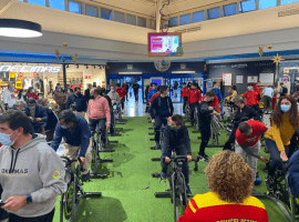 Carmila inaugura la Navidad en Cádiz gracias a una bicicleta ecológica y un reto solidario en el Centro Comercial El Paseo - Gastronomía y Moda
