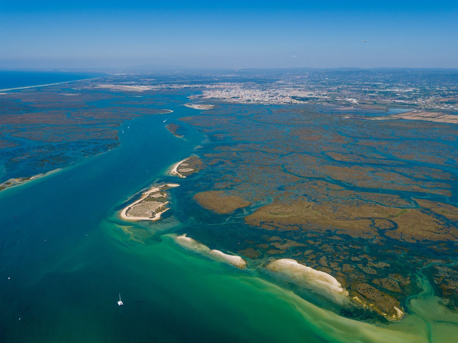 El Algarve gana el premio al Mejor Destino de Playa del Mundo 10 motivos para escaparse a Faro, la capital del Algarve - Gastronomía y Moda