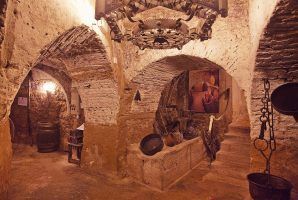 Un viaje emocional al subsuelo de Aranda de Duero a través de sus bodegas - Gastronomía y Moda