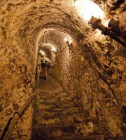 Un viaje emocional al subsuelo de Aranda de Duero a través de sus bodegas - Gastronomía y Moda