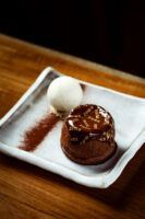 Madrid se rinde al chocolate con postres irresistibles para celebrar el Día Mundial de la Tarta de Chocolate - Gastronomía y Moda