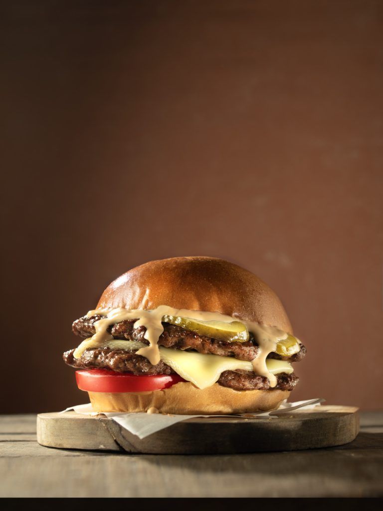 Hamburguesa Nostra presenta la nueva Smash Burger PICAPEROPOCO - Gastronomía y Moda