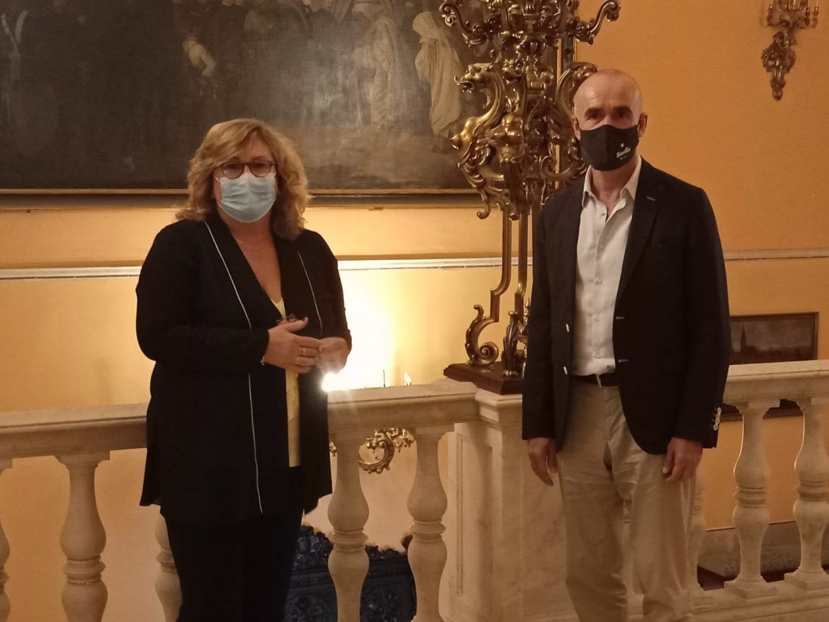 El Ayuntamiento de Sevilla inicia un trabajo conjunto con el de San Sebastián para impulsar el trasiego recíproco de viajeros y el turismo cultural y de congresos El Ayuntamiento de Sevilla inicia un trabajo conjunto con el de San Sebastián para impulsar el trasiego recíproco de viajeros y el turismo cultural y de congresos - Gastronomía y Moda