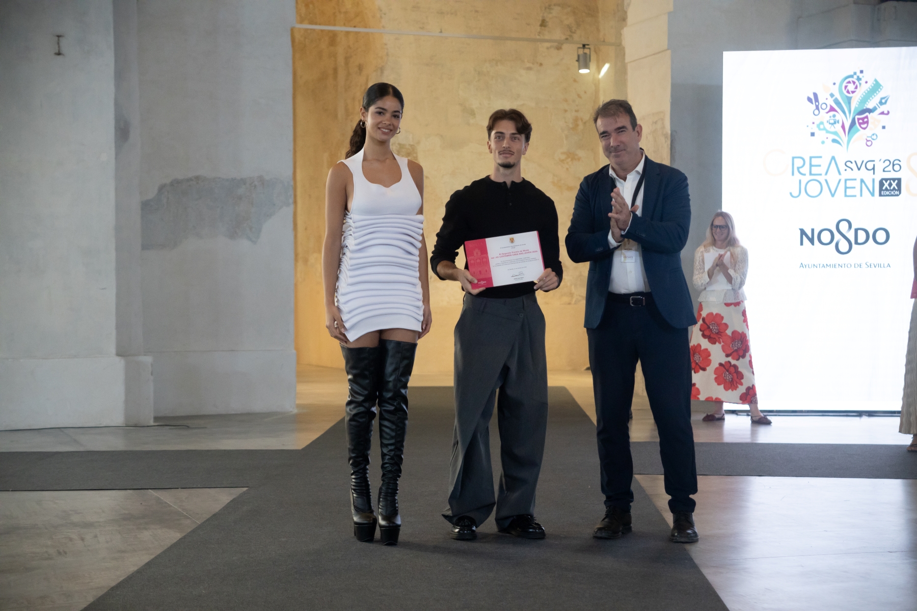 Alegría Albarrán gana el Crea SVQ Joven 2026 y triunfa en la pasarela de SIMA 41 en Sevilla - Gastronomía y Moda