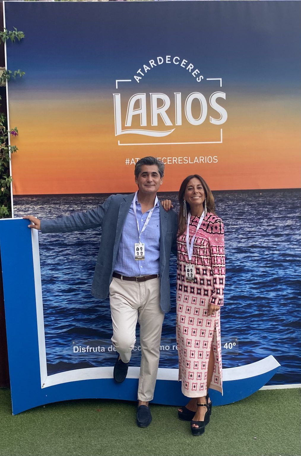Pepelu Martínez y Mónica Sánchez del Monte en el Starlite Catalana Occidente el pasado 2 de agosto donde disfrutaron en el palco Vips de Larios 12 del concierto de Morat - Gastronomía y Moda