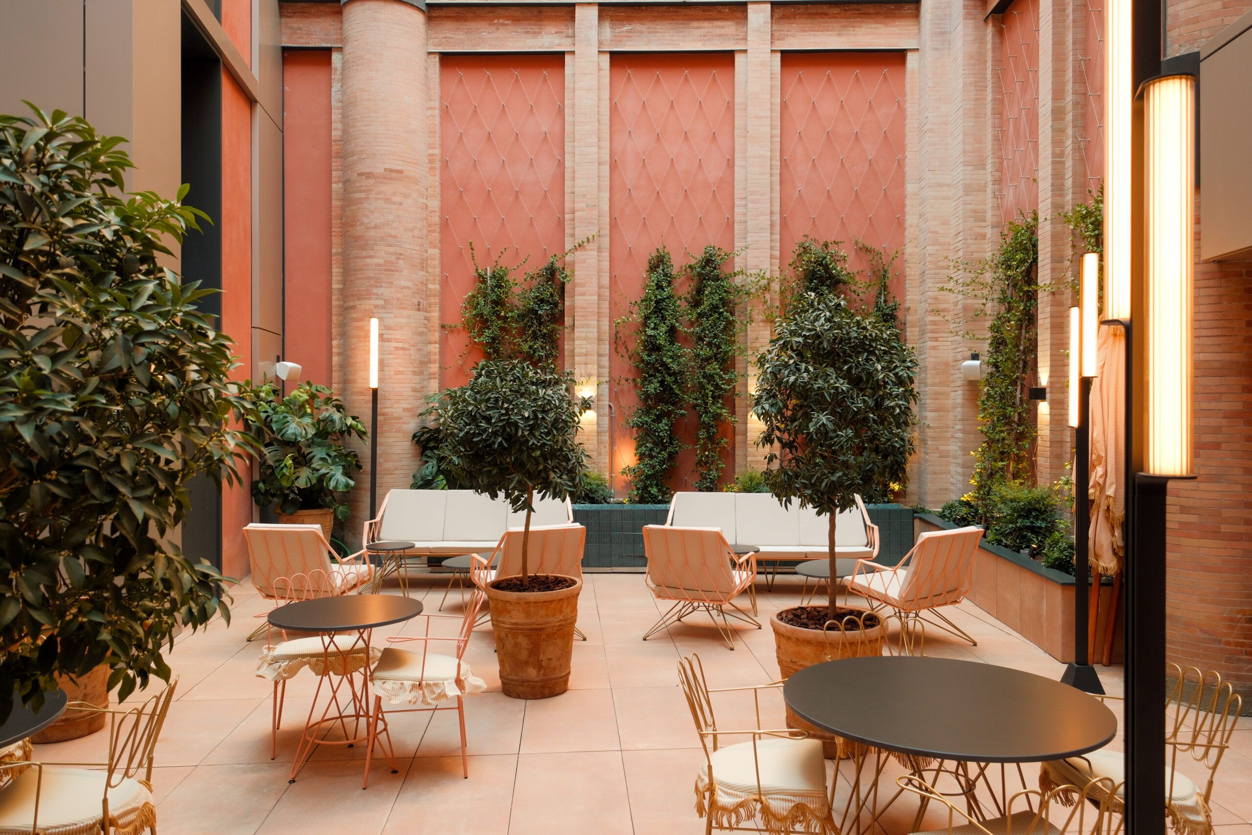 Abre Serras Sevilla, el nuevo hotel boutique 5 estrellas Gran Lujo frente a la Catedral y la Giralda - Gastronomía y Moda