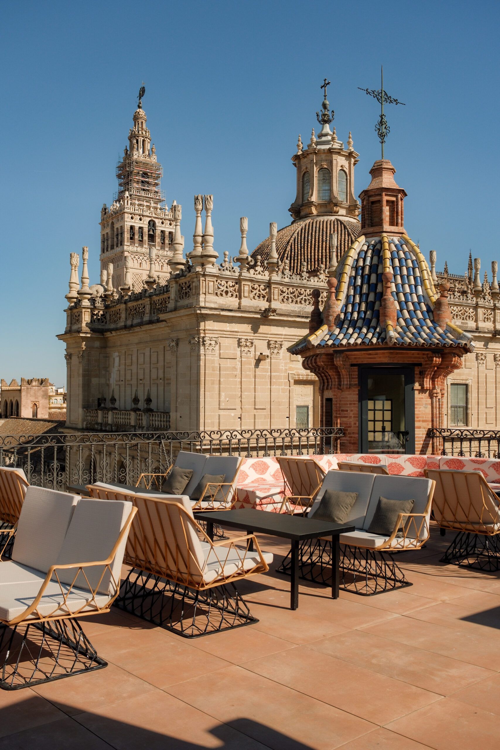 Abre Serras Sevilla, el nuevo hotel boutique 5 estrellas Gran Lujo frente a la Catedral y la Giralda - Gastronomía y Moda