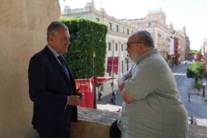 Sevilla volverá a ser escenario de una gran producción cinematográfica de la mano de Alex de la Iglesia - Gastronomía y Moda