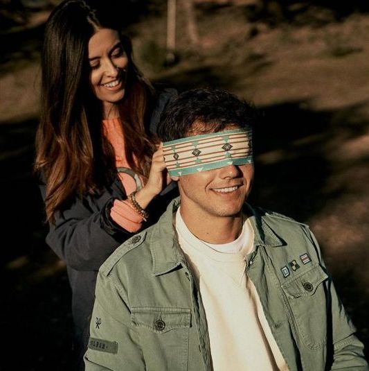 Cisco y su historia de amor con Raquel protagonistas de la campaña de San Valentín de Silbon - Gastronomía y Moda