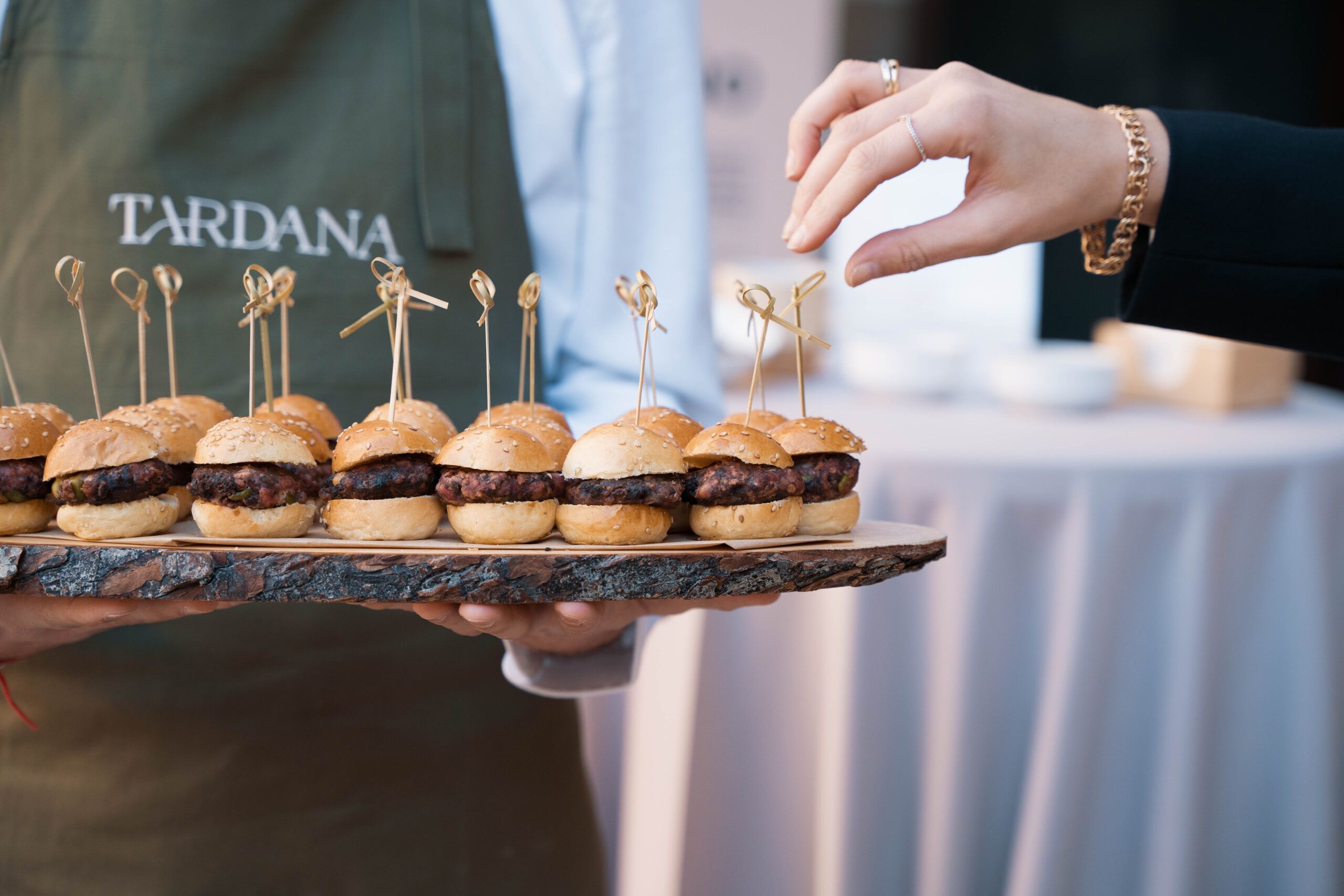Tardana Events deslumbra en la apertura del curso universitario con un brunch valenciano para 400 invitados - Gastronomía y Moda