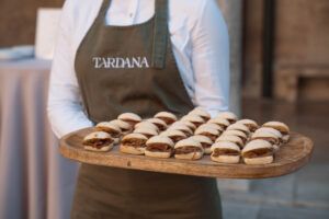 Tardana Events deslumbra en la apertura del curso universitario con un brunch valenciano para 400 invitados - Gastronomía y Moda