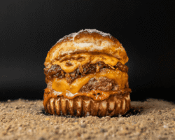 “Mejor hamburguesa”, “La Gladiadora”, de The VicBros Burger, Dos Hermanas 2026 - Gastronomía y Moda